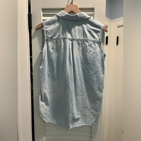 Madewell button down collared chambray shirt sleeveless - Picture 2 of 2